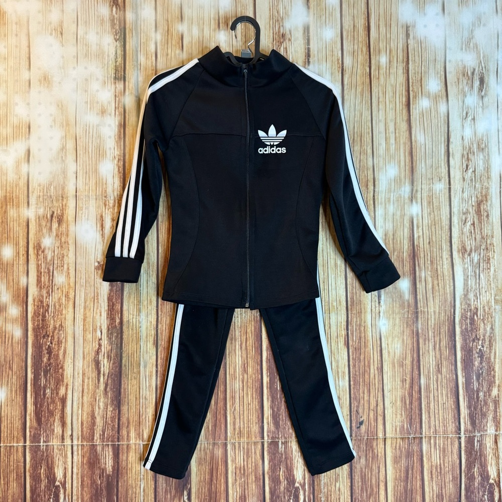 Girl’s Set of Two Pieces Black Jacket and Pants Size Small